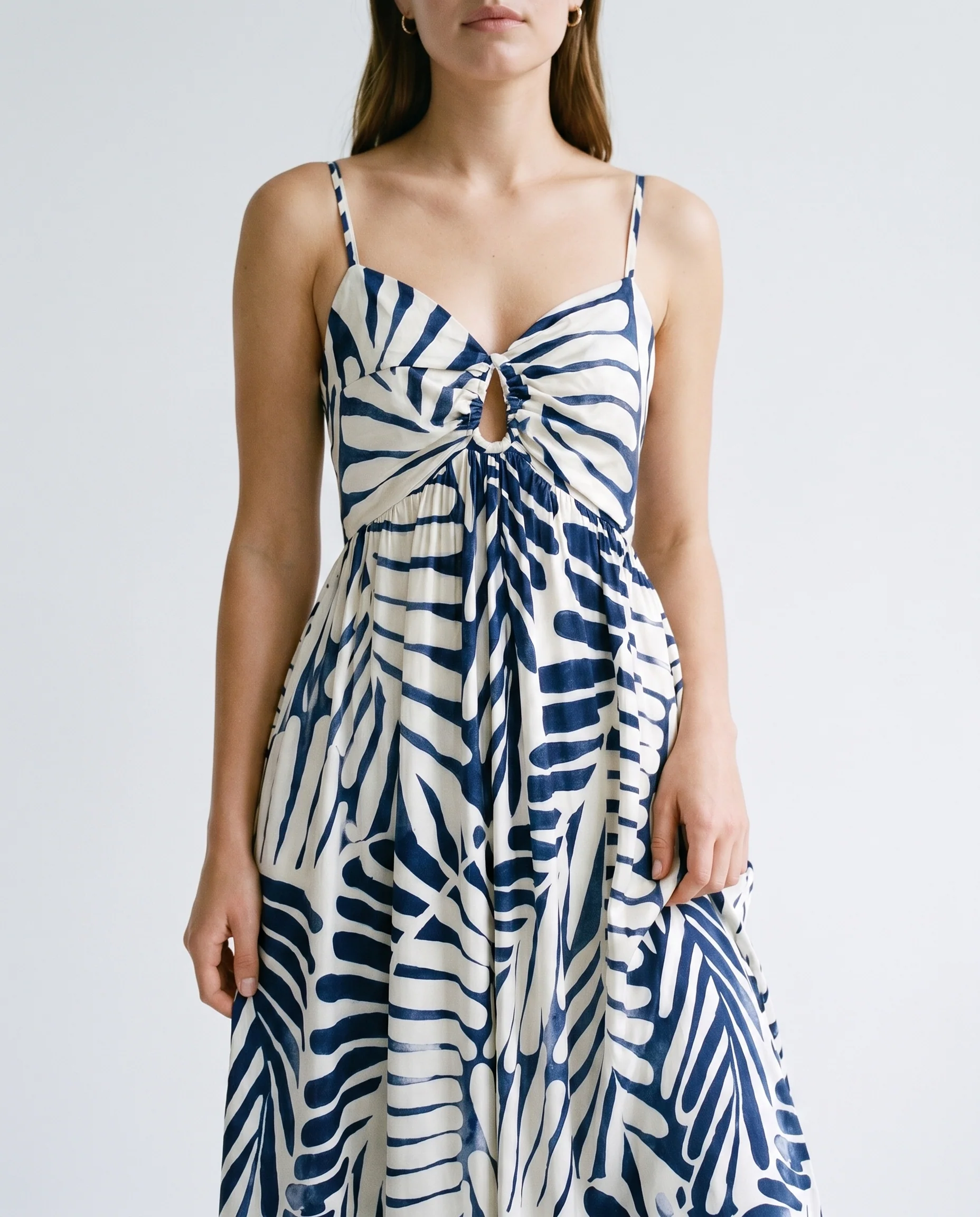 C.F Bust Hole W/ Tie Maxi Dress Navy/Ivory - Image 5