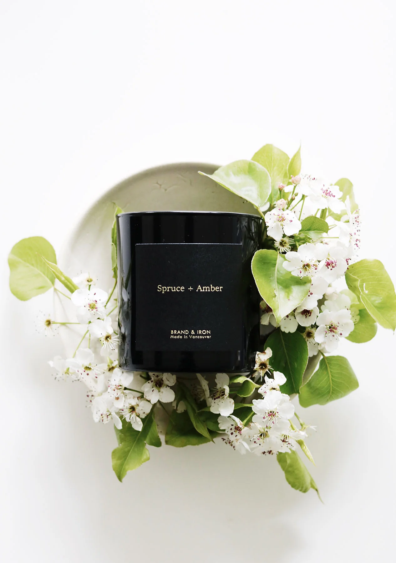 Dark Spaces Candle Spruce & Amber - Image 2