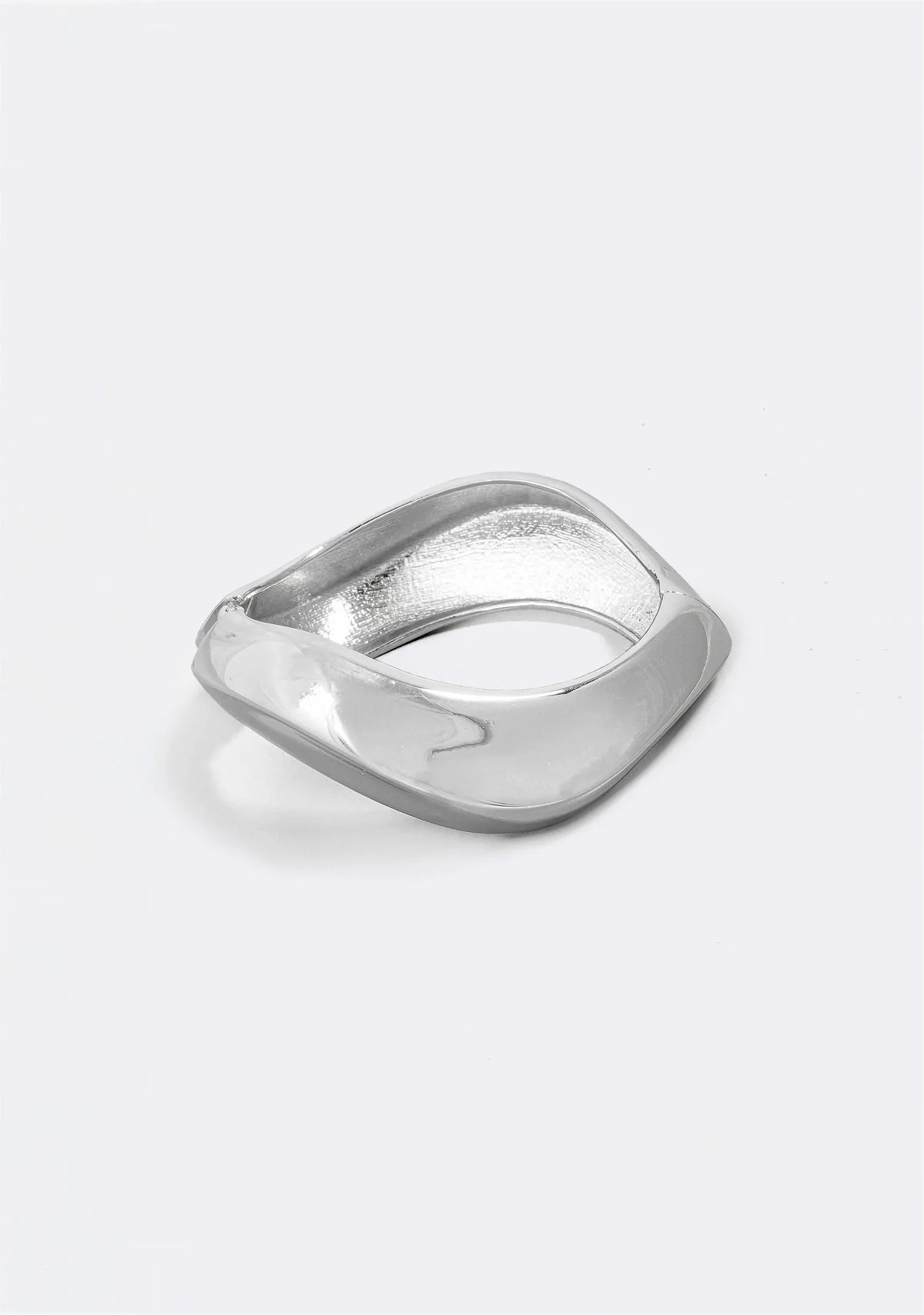Large Wavy Bangle