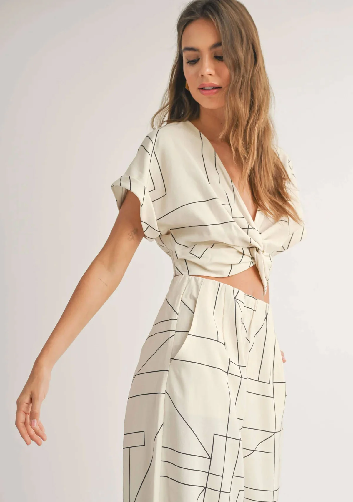 Multi Grid Pattern Knot Front Top - Image 3