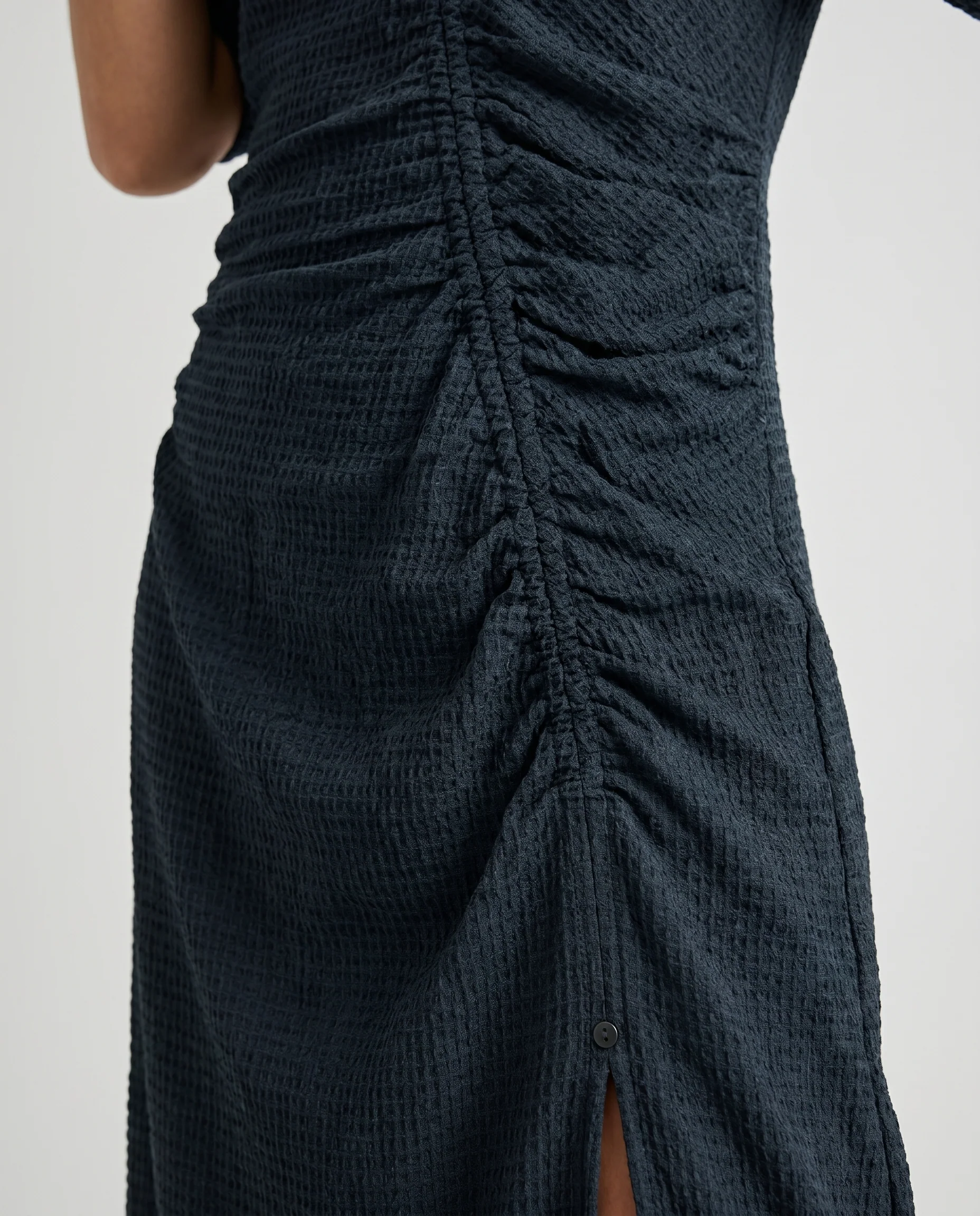 Open Structured Jersey Midi Dress Carbon - Image 3