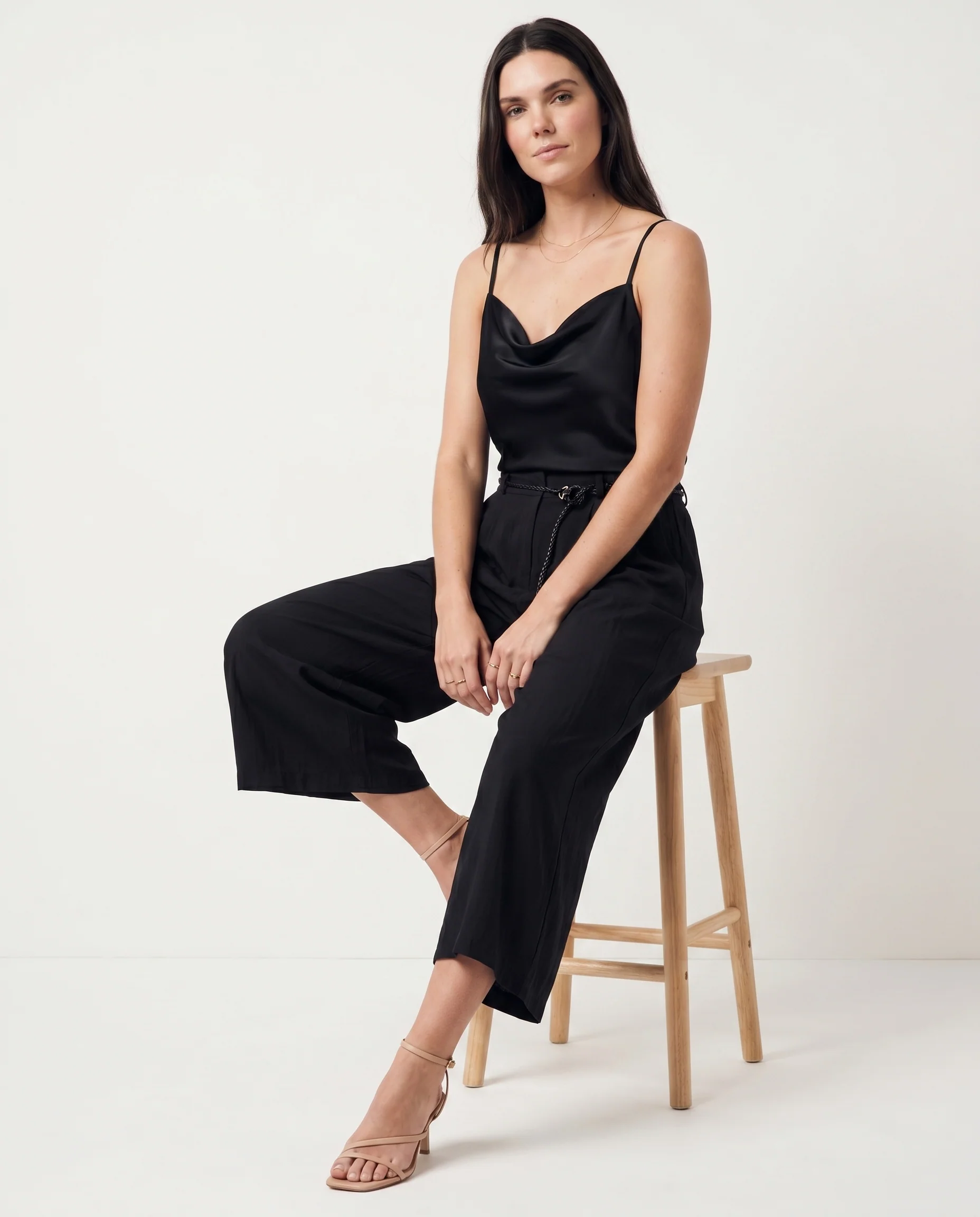 Pleated Wide-Leg Pants Black - Image 3